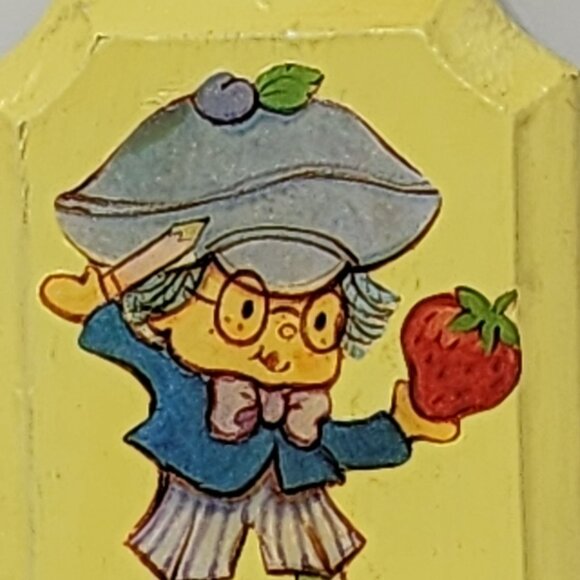 Vintage‎ Strawberry Shortcake Chalkware Wall Plaques Set – Yellow Background - Picture 4 of 9